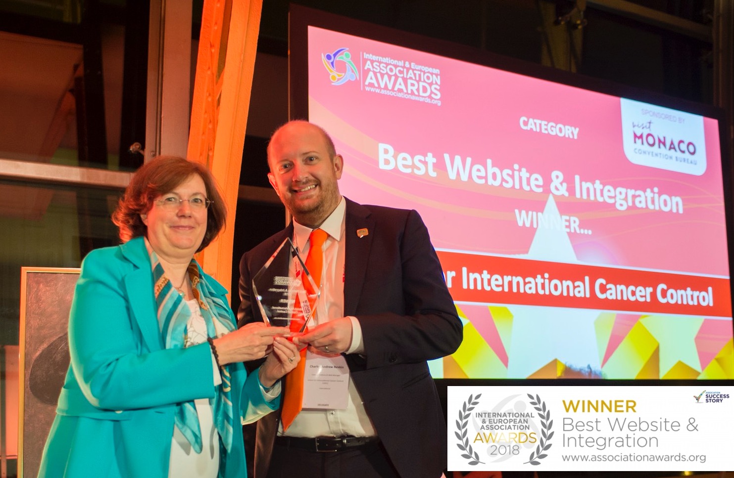 Charles Andrew Revkin, receiving the award for “Best Website and Integration” on behalf of UICC. (Photo by Toerisme Vlaanderen CC BY-NC-SA 2.0)